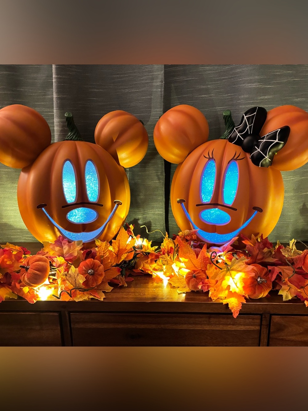 Home Depot Mickey & Minnie Pumpkins